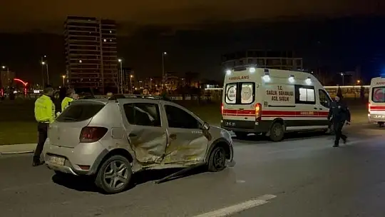 Kaza yapan alkollü sürücü, 'Gazeteci çekerse üflemem' diyerek, ekiplere zorluk çıkardı