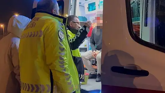 Kaza yapan ehliyetsiz ve alkollü sürücüyü, polis tedaviye ikna etti