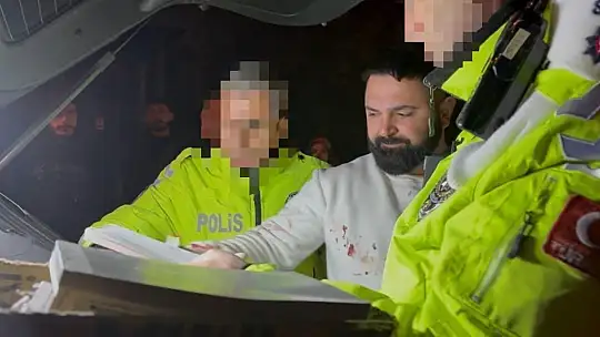 Kaza yapan şoför, görevini yapan polise: 'Sana gerekeni yapacağım'