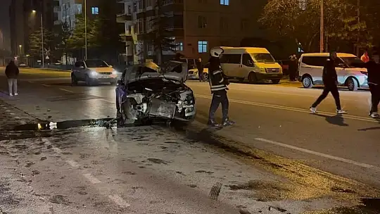 Kaza yapan şoför, görevini yapan polise: 'Sana gerekeni yapacağım'