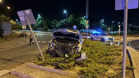 Kaza yapan sürücü yerine başkasını getirdi, kamera oyunu bozdu
