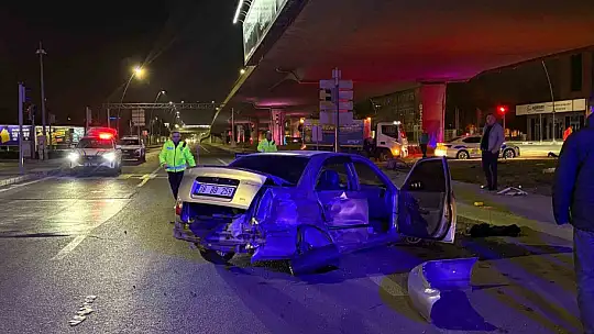 Kaza yapan sürücünün yakını sinir krizi geçirdi