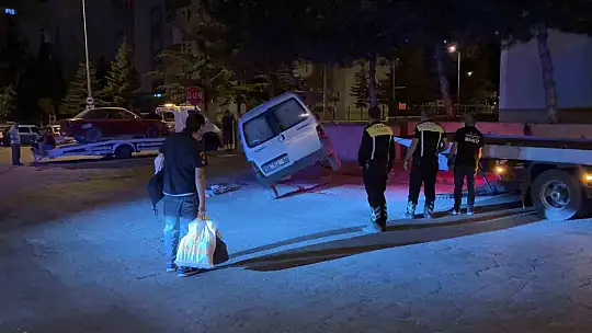 Kaza yaptığı aracıyla gitmek istedi, ekiplere zor anlar yaşattı