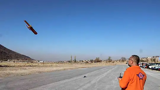 Kendi ürettikleri model uçakla hedef 100 kilometre uçmak