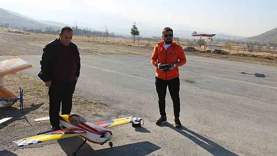 Kendi ürettikleri model uçakla hedef 100 kilometre uçmak