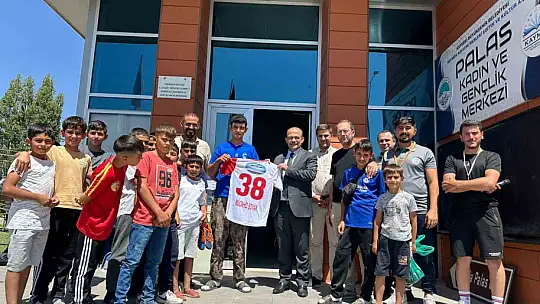 Kentin 6'ncı üniversitesi KAYMEK'ten sosyal yaşam merkezlerinde yaz dönemi kapanış programı