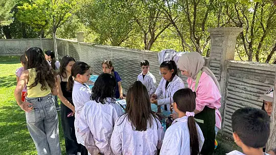 Kentin 6'ncı üniversitesi KAYMEK'ten sosyal yaşam merkezlerinde yaz dönemi kapanış programı