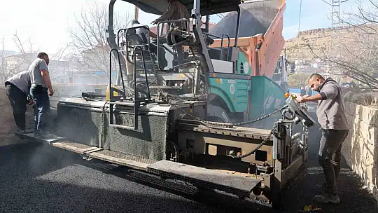 Kepez'de konforlu ulaşım için yoğun asfalt mesaisi