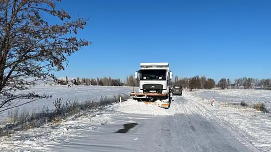 Kırsalda kapalı yol kalmadı: Büyükşehir 266 mahalle yolunu ulaşıma açtı