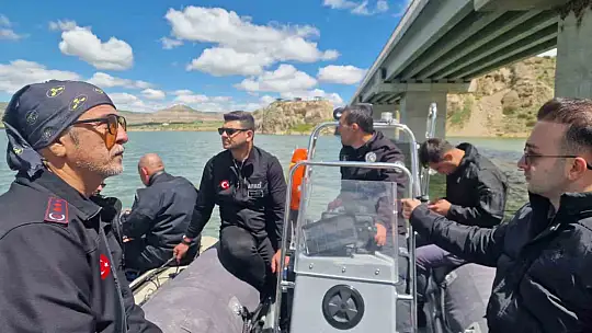 Kızılırmak'a düşen genci arama çalışması devam ediyor