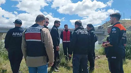 Kızılırmak'a düşen genci arama çalışması devam ediyor