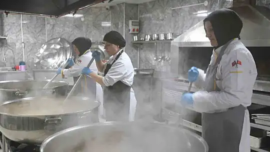 Kocasinan'da 'Gönül Kazanı' Ramazan'da da kaynamaya devam ediyor