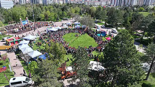 Kocasinan'da bayram havasında geleneksel değerlerle renklenen çocuk şenliği