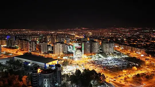 Kocasinan'da camiler Ramazan'da da gül kokuyor