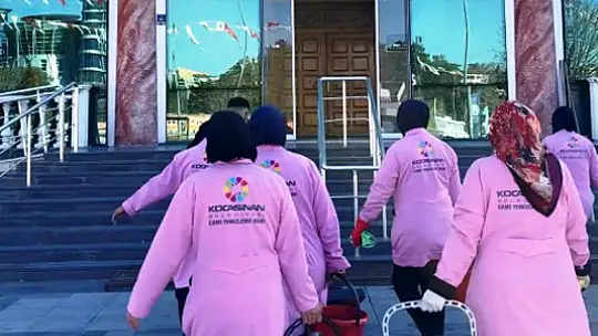 Kocasinan'da camiler Ramazan'da da gül kokuyor