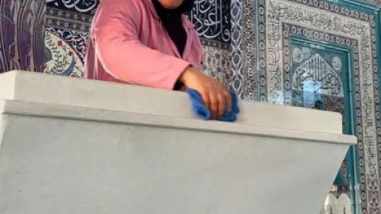 Kocasinan'da camiler Ramazan'da da gül kokuyor