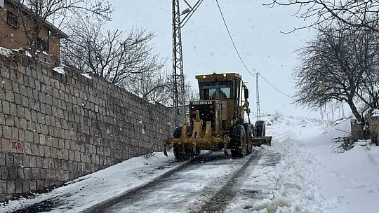 Kocasinan'da kar temizleme çalışmaları devam ediyor'