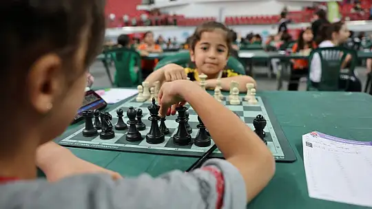 Kocasinan'da Okul Sporları Satranç Turnuvası başladı