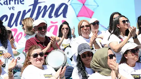 Kocasinan'da uçurtmalar gökyüzünü renklendirdi