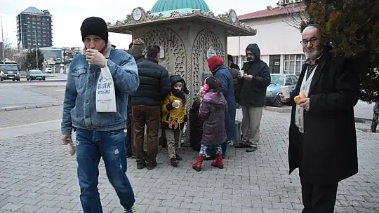 Kocasinan'dan soğuk havada sıcak çorba ikramı