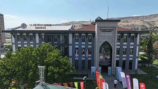 Kocasinan İlçe Halk Kütüphanesi'ne coşkulu açılış