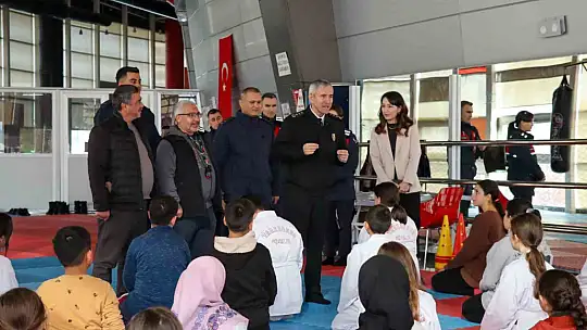 Kocasinan Jandarma ERVA Spor Okulu'na ziyaret