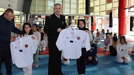 Kocasinan Jandarma ERVA Spor Okulu'na ziyaret