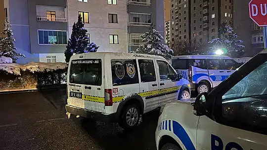 Komşuların kavgası kanlı bitti: 2 yaralı