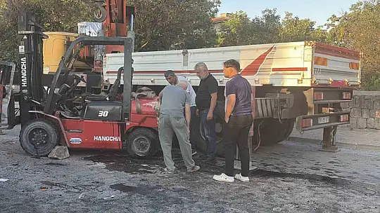 Kontrolden çıkan forklift yan yattı: 1 yaralı