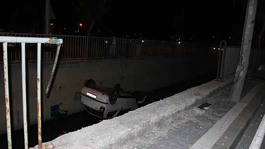 Kontrolden çıkan otomobil kanala düştü: 1 yaralı