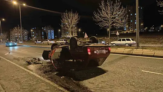 Kontrolden çıkan otomobil ters döndü: 4 yaralı