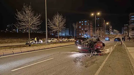 Kontrolden çıkan otomobil ters döndü: 4 yaralı