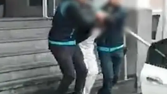 Konuşmak için çağırdığı eşini sokak ortasında öldüren şahıs tutuklandı