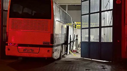 Krikonun kayması ile otobüsün altında kalan tamirci hayatını kaybetti