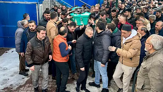 Krikonun kayması ile otobüsün altında kalan genç toprağa verildi