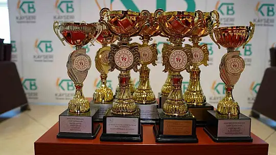 KTB ERVA Spor Okulu sporcularından Başkan Bağlamış'a ziyaret