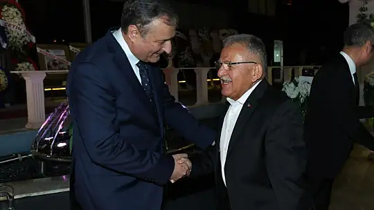Kulular ailesinin mutlu günü