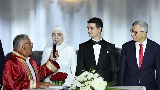 Kulular ailesinin mutlu günü