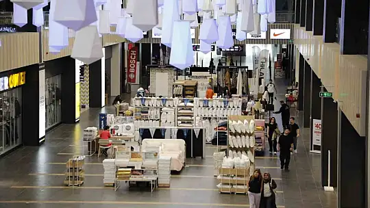 Kumsmall'da alışveriş şöleni