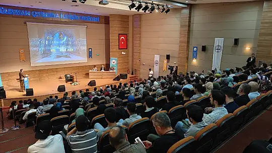 Kur'an-ı Kerim'i güzel okuyanlara ödülleri verildi