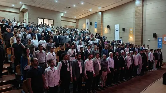 Kur'an-ı Kerim'i güzel okuyanlara ödülleri verildi