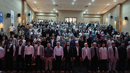Kur'an-ı Kerim'i güzel okuyanlara ödülleri verildi
