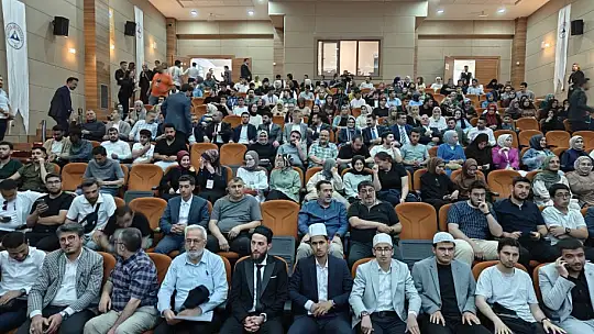 Kur'an-ı Kerim'i güzel okuyanlara ödülleri verildi