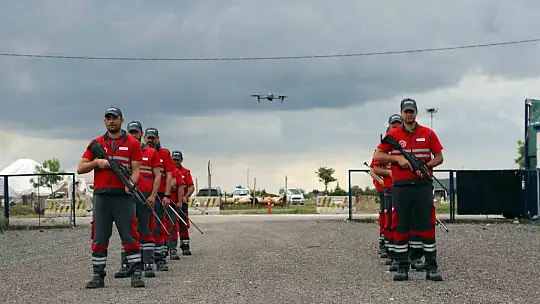 Kurban yakalama timine komando eğitimi