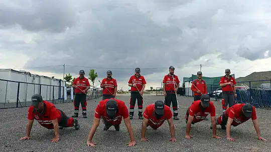 Kurban yakalama timine komando eğitimi