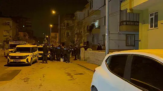 Kurşunlanan evde anne-oğul yaralandı