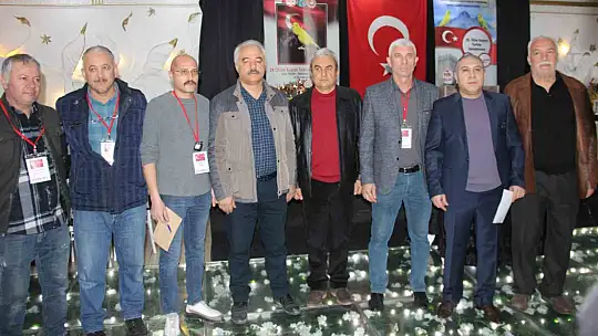 Kuşlar en iyi ötüşü yapmak için yarıştı