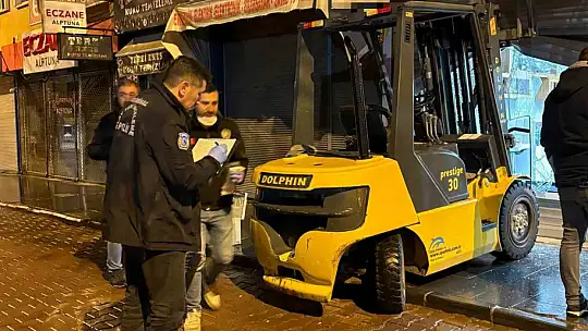 Kuyumcuda forkliftli hırsızlık