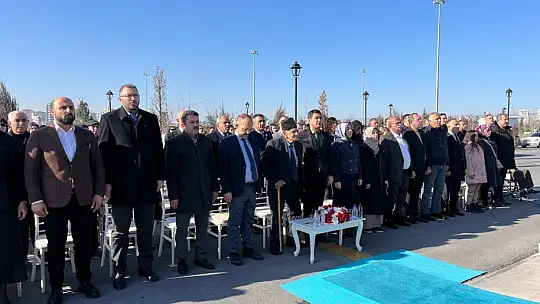 Lise öğrencileri yaşlıların hatıralarını kara kaleme döktü