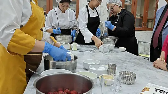 Lise öğrencilerinden 'çölyak' farkındalığı